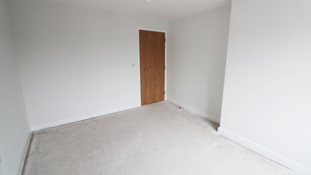 Master Bedroom (3)